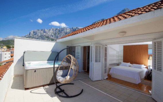 Apartment Dada, Apartments Villa Dada Makarska with jacuzzi and pool Makarska