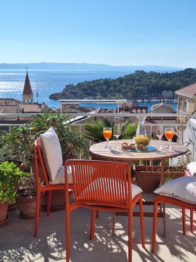 Comfort and peace in the heart of Makarska, Apartments Villa Dada Makarska with jacuzzi and pool Makarska