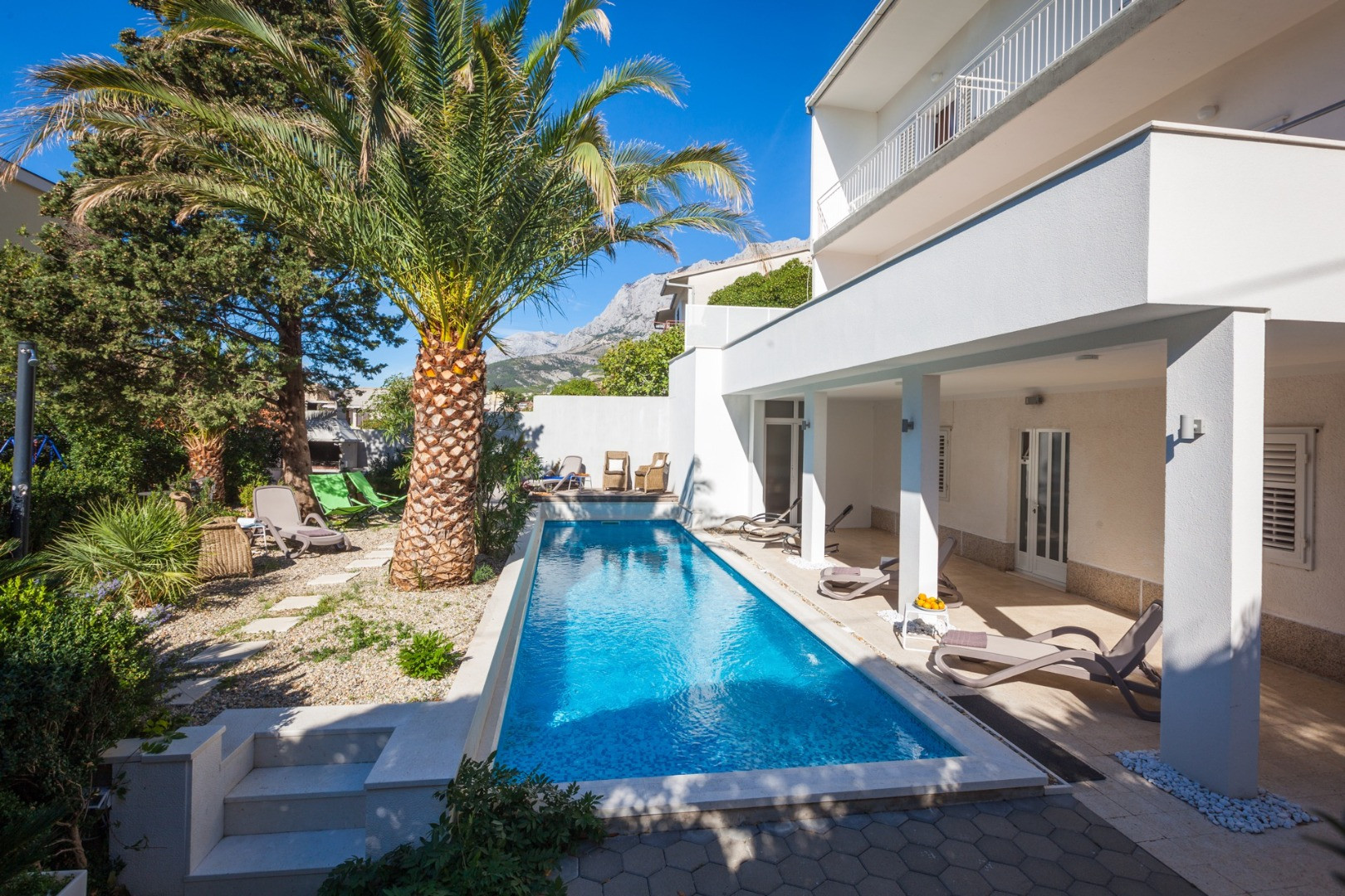 Luxury apartments with outdoor pool - Exclusive accommodation near the sea, Apartments Villa Dada Makarska with jacuzzi and pool Makarska